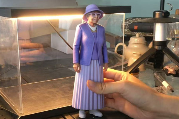 Personalized mom figurine made from a photo as a unique gift