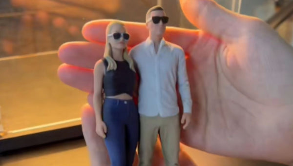 Personalized couple  figurine made from a  photo as a unique gift