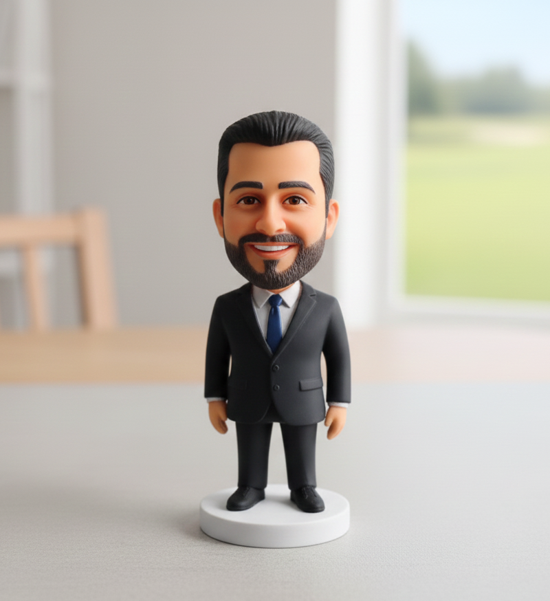 Figurina Bobblehead in piedi
