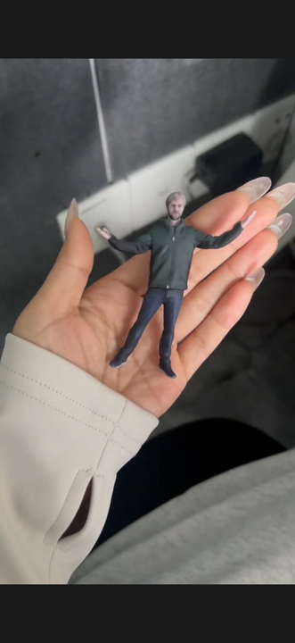 Final Figurine - מתנת יום הולדת לחבר משפחה